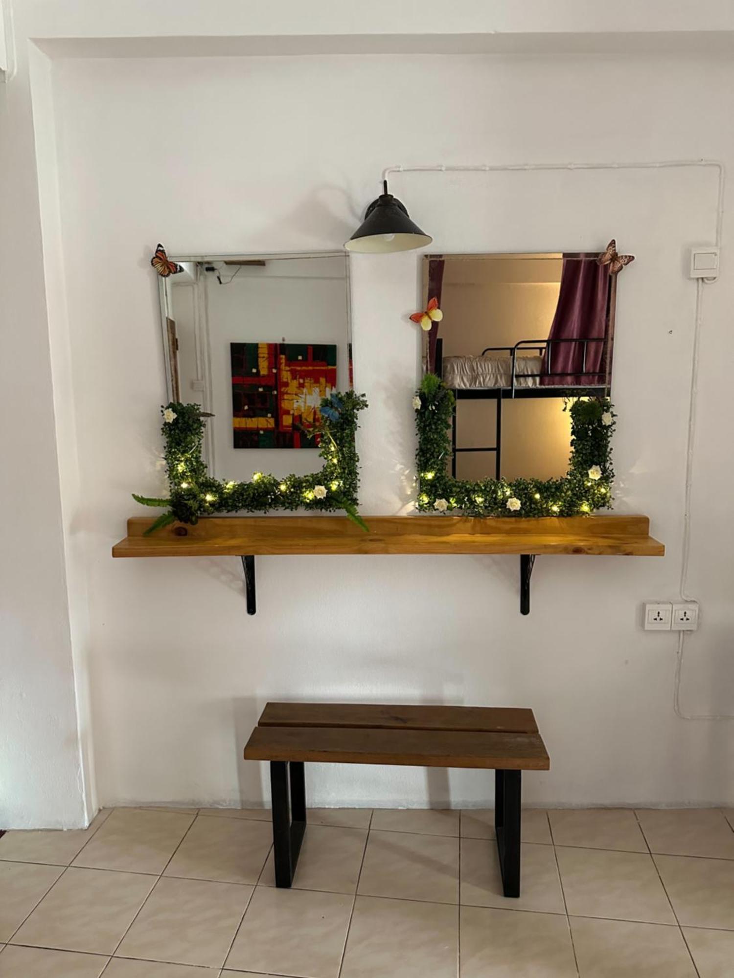 The Cabin Backpackers Hostel & Bar Chiang Mai Buitenkant foto