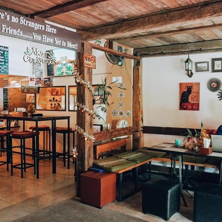 The Cabin Backpackers Hostel & Bar Chiang Mai Buitenkant foto