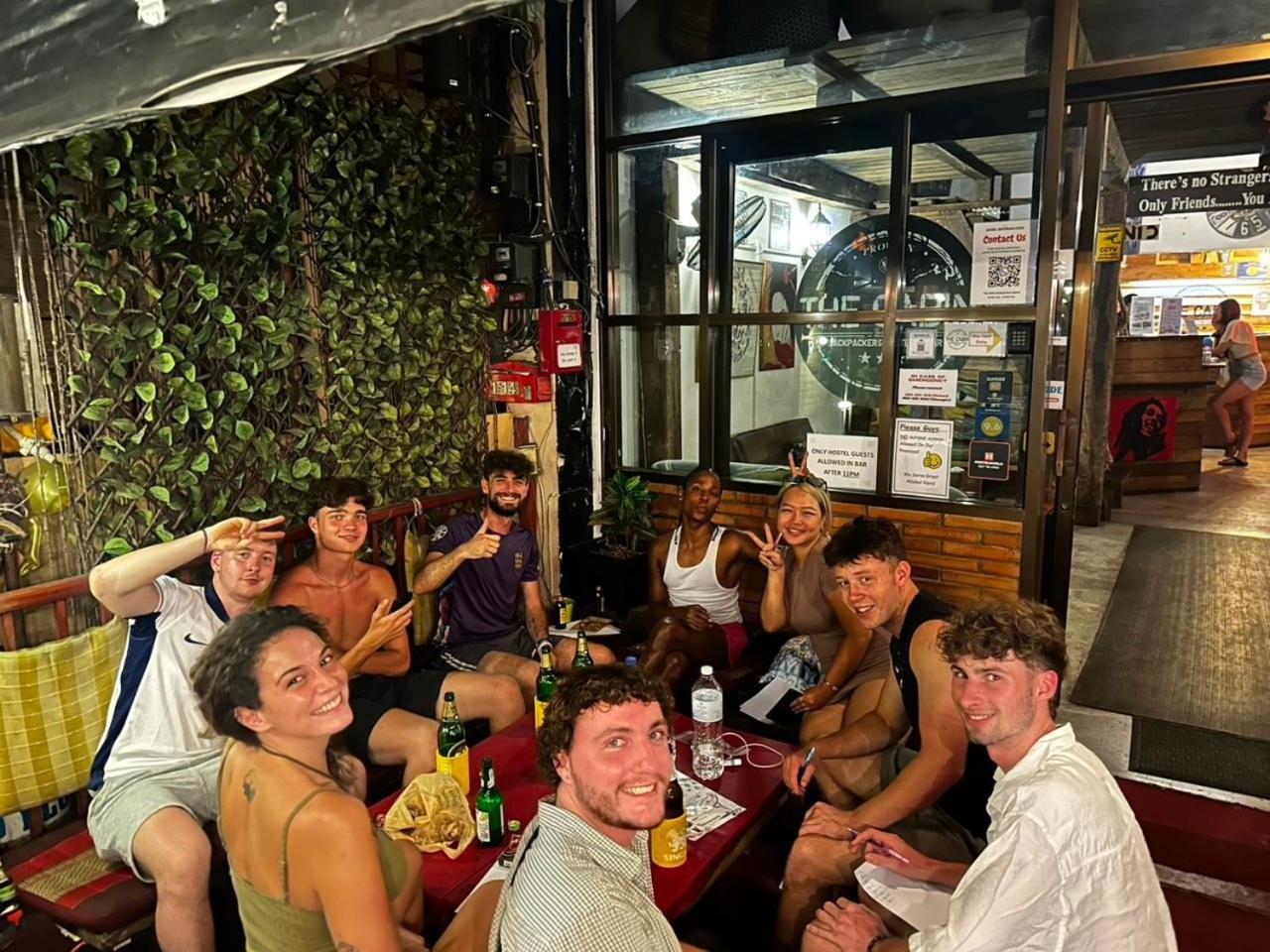 The Cabin Backpackers Hostel & Bar Chiang Mai Buitenkant foto