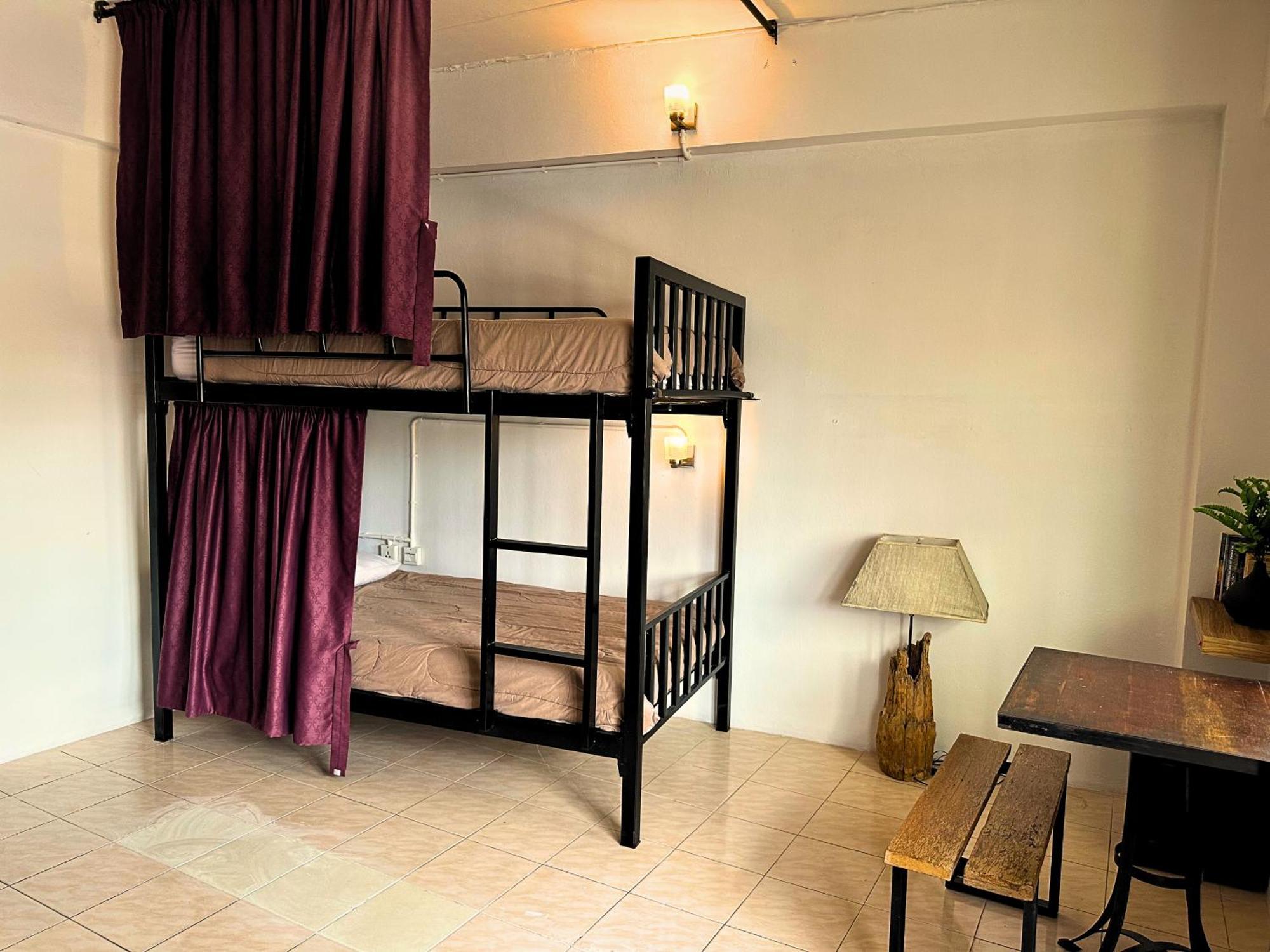 The Cabin Backpackers Hostel & Bar Chiang Mai Buitenkant foto