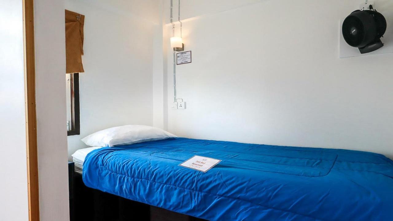The Cabin Backpackers Hostel & Bar Chiang Mai Buitenkant foto