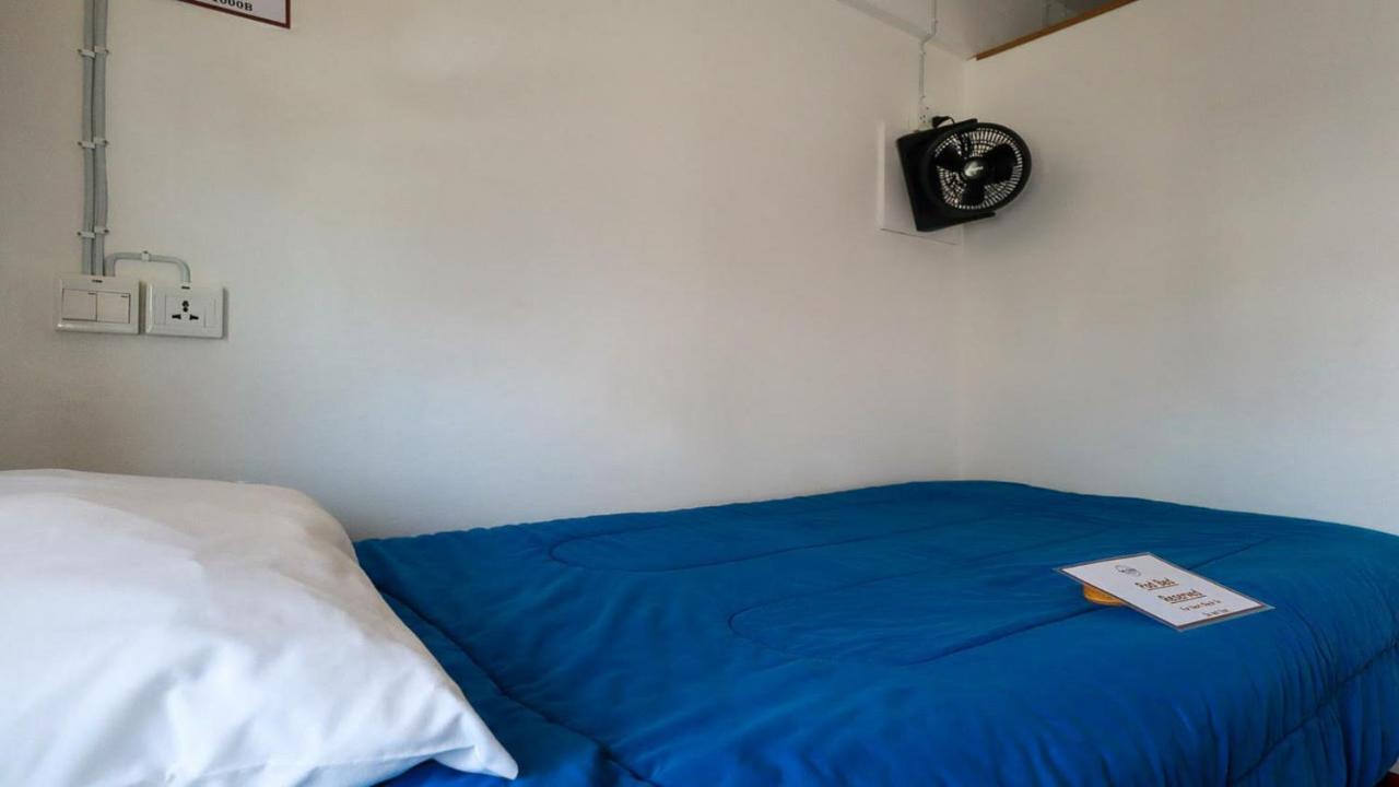 The Cabin Backpackers Hostel & Bar Chiang Mai Buitenkant foto