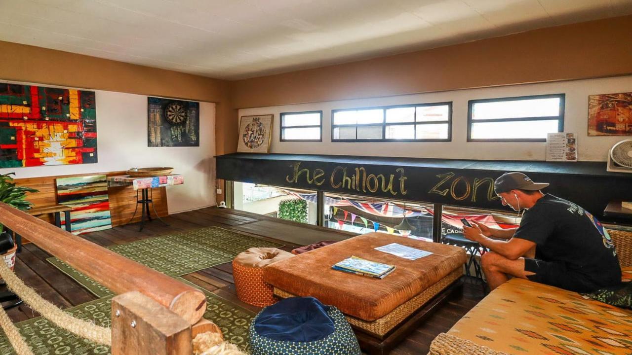 The Cabin Backpackers Hostel & Bar Chiang Mai Buitenkant foto