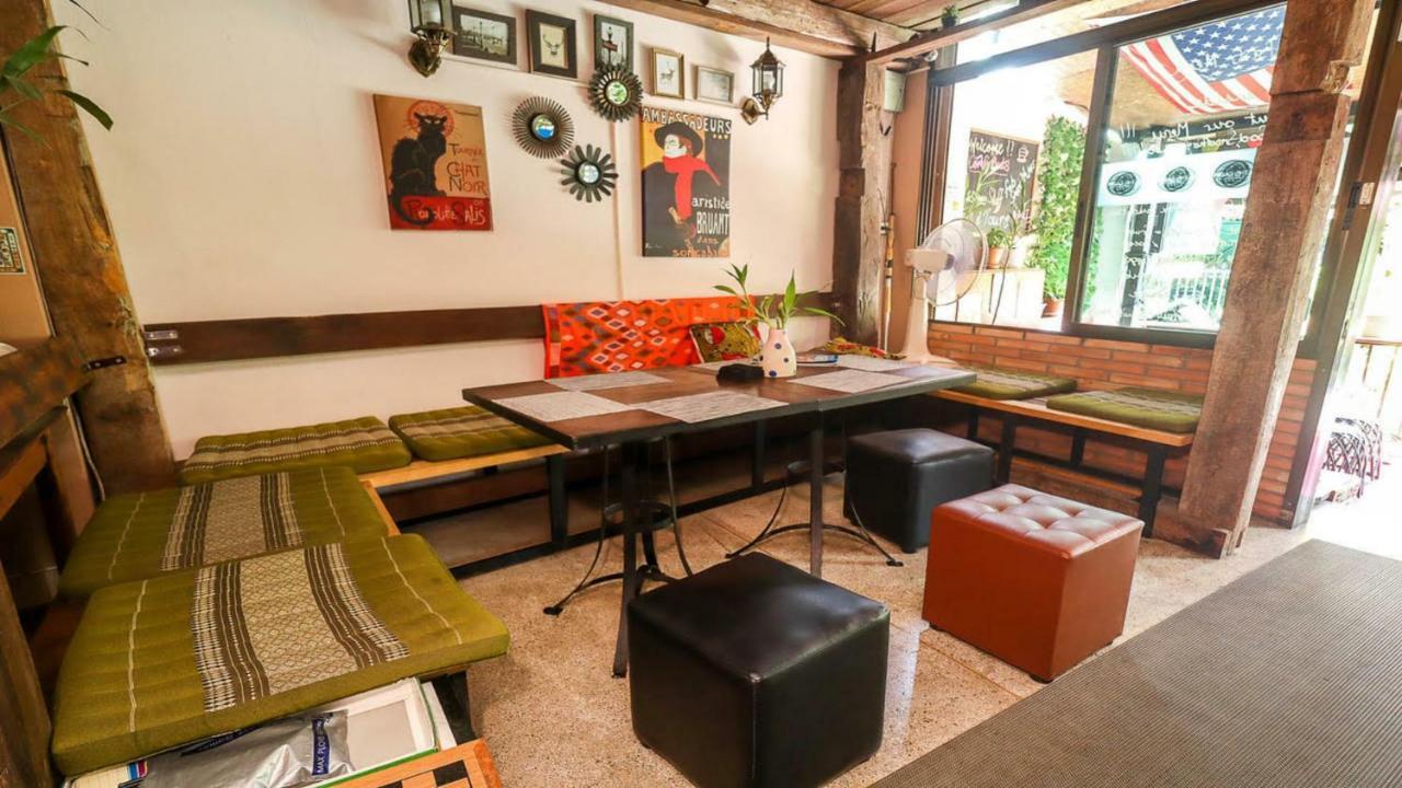 The Cabin Backpackers Hostel & Bar Chiang Mai Buitenkant foto